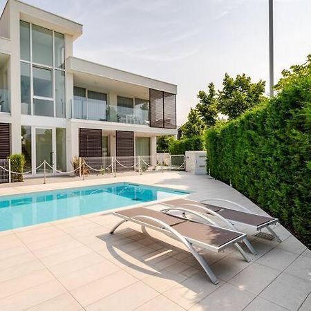 Apartment Luma With Pool Lido di Jesolo Esterno foto
