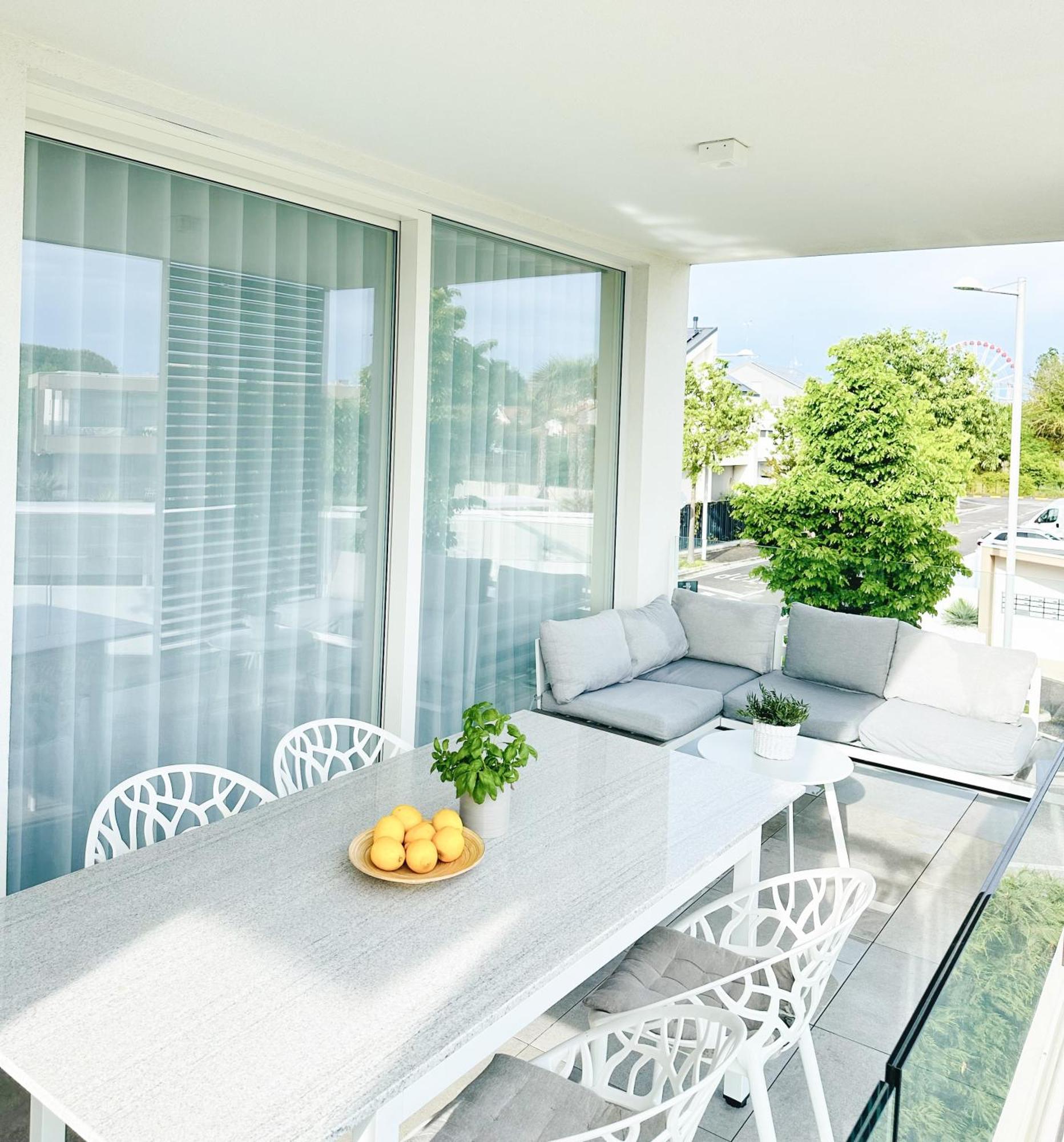 Apartment Luma With Pool Lido di Jesolo Esterno foto