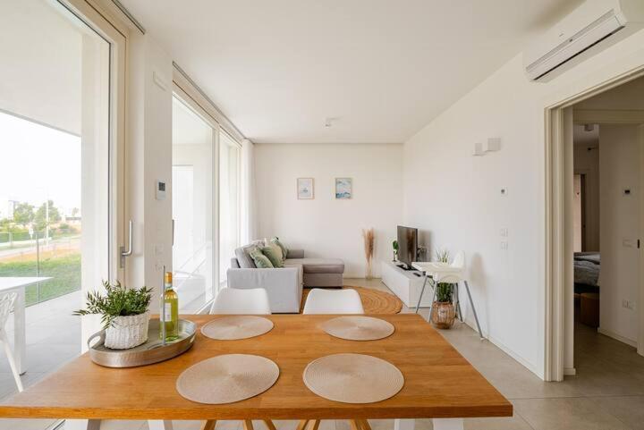 Apartment Luma With Pool Lido di Jesolo Esterno foto